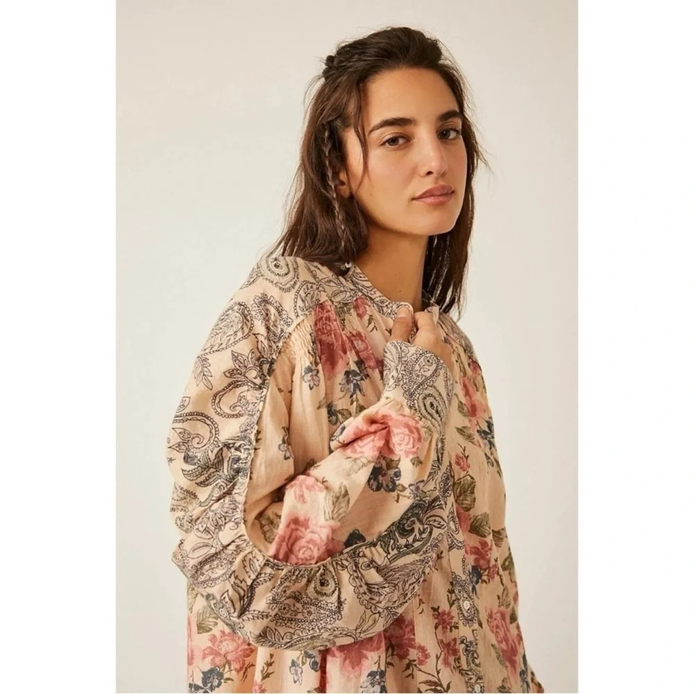 Free people Floral Paisley Women's Top bohemian Victorian unique puff small chic